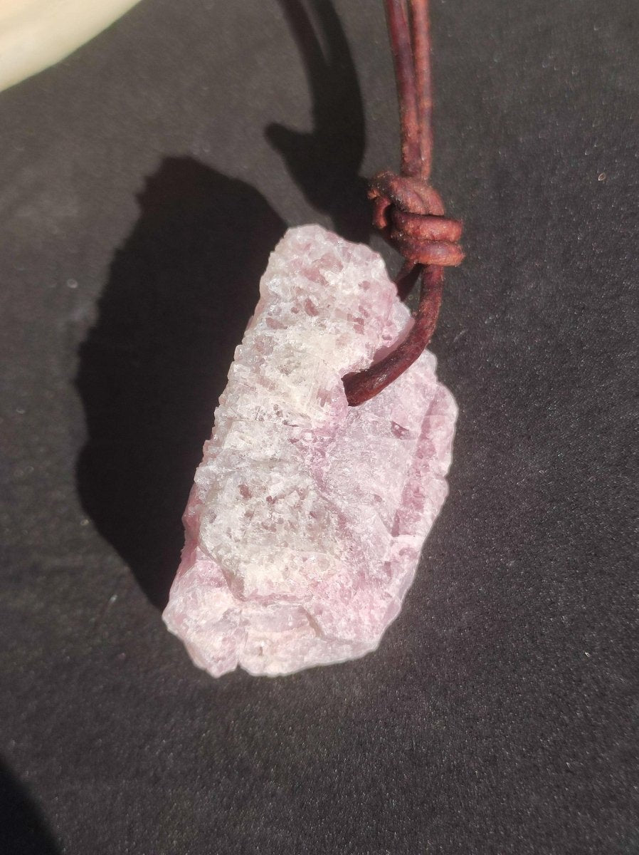 Rubellit Pinker / Rosa Turmalin roh ~ Edelstein Kette Heilstein Natur Heilstein Anhänger Mann Frau Mutter Tochter Bruder Schwester Geschenk - Art of Nature Berlin