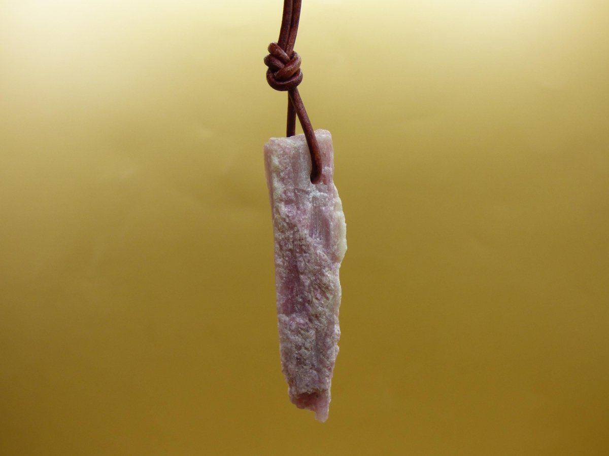 Rubellit Pinker / Rosa Turmalin roh ~ Edelstein Kette Heilstein Natur Heilstein Anhänger Mann Frau Mutter Tochter Bruder Schwester Geschenk - Art of Nature Berlin