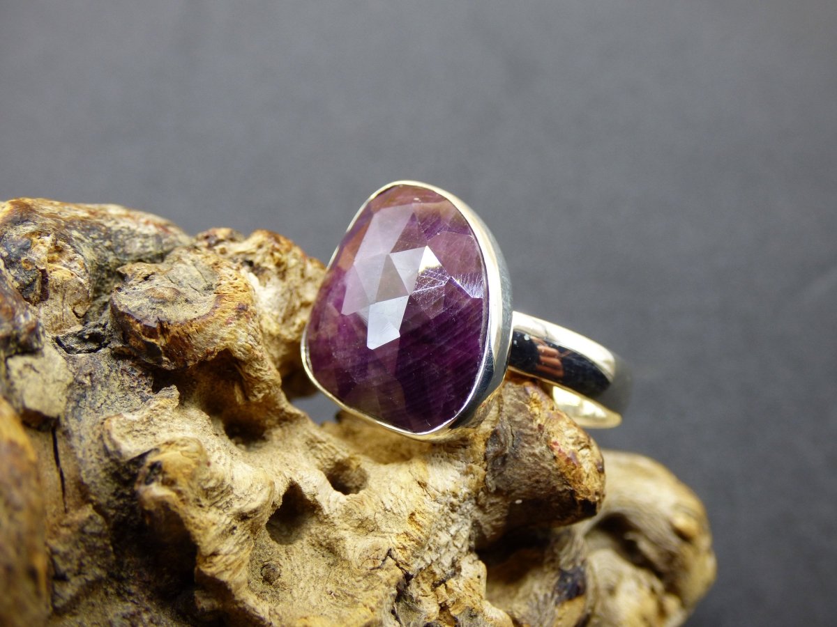 Rubin - 925 Silber Ring Gr. 56 / 18 ~ Edelstein gefasst facettierter Schliff Natur Heilstein Rarität Selten Hochwertig Edel Geschenk Frau - Art of Nature Berlin