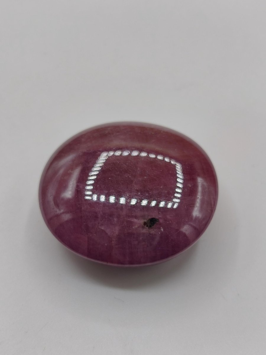 Rubin Cabochon Tansania 100ct | Edelstein purpurrot bis rosa| Unikat Cabochon dick, Handschmeichler Natürlicher rosa Kristall - Art of Nature Berlin