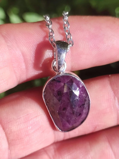 Rubin - Edelstein Kette 925 Sterling Silber - Edler Frau Mann Schmuck Filigran Hochzeitstag Geburtstag Geschenk Heilstein Rarität rot - Art of Nature Berlin