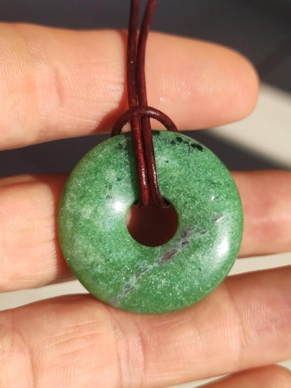 Rubin in Zoisit ~ Donut Edelstein Kette rot grün Natur Heilstein Mann Frau Glück Schutz HIPPIE GOA Boho Tibet Ethno Rarität Geschenk Er Sie - Art of Nature Berlin