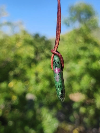 Rubin in Zoisit ~ Donut Edelstein Kette rot grün Natur Heilstein Mann Frau Glück Schutz HIPPIE GOA Boho Tibet Ethno Rarität Geschenk Er Sie - Art of Nature Berlin