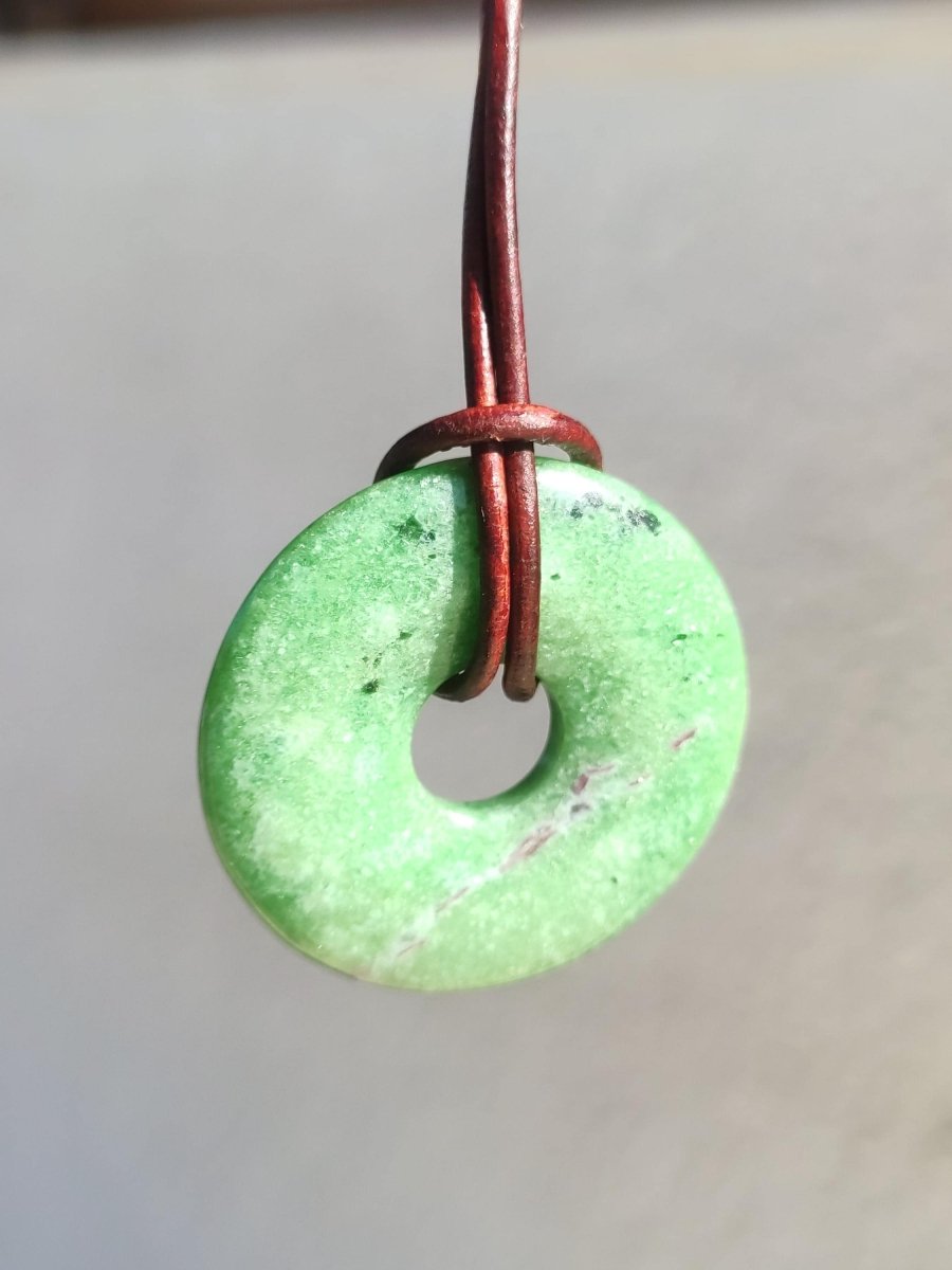 Rubin in Zoisit ~ Donut Edelstein Kette rot grün Natur Heilstein Mann Frau Glück Schutz HIPPIE GOA Boho Tibet Ethno Rarität Geschenk Er Sie - Art of Nature Berlin