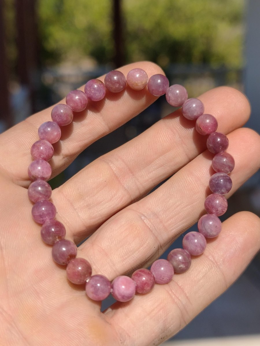 Rubin (Korund) - Edelstein Armband rosa rot pink Heilstein Geschenk Er Sie Mann Frau Freund Rarität Energie Kraft Hippie Boho Natur Selten - Art of Nature Berlin
