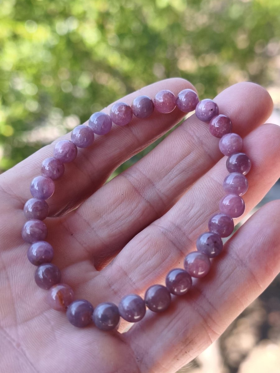 Rubin (Korund) - Edelstein Armband rosa rot pink Heilstein Geschenk Er Sie Mann Frau Freund Rarität Energie Kraft Hippie Boho Natur Selten - Art of Nature Berlin