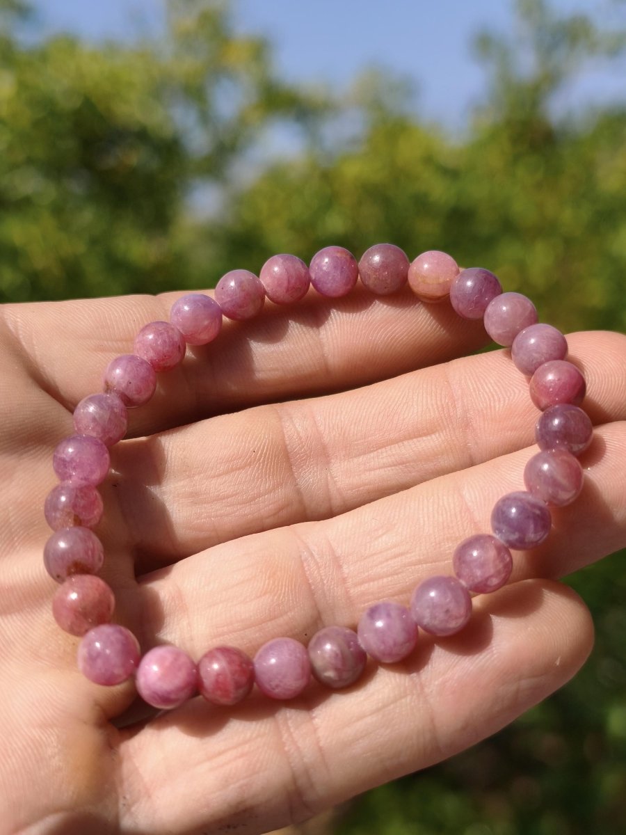 Rubin (Korund) - Edelstein Armband rosa rot pink Heilstein Geschenk Er Sie Mann Frau Freund Rarität Energie Kraft Hippie Boho Natur Selten - Art of Nature Berlin