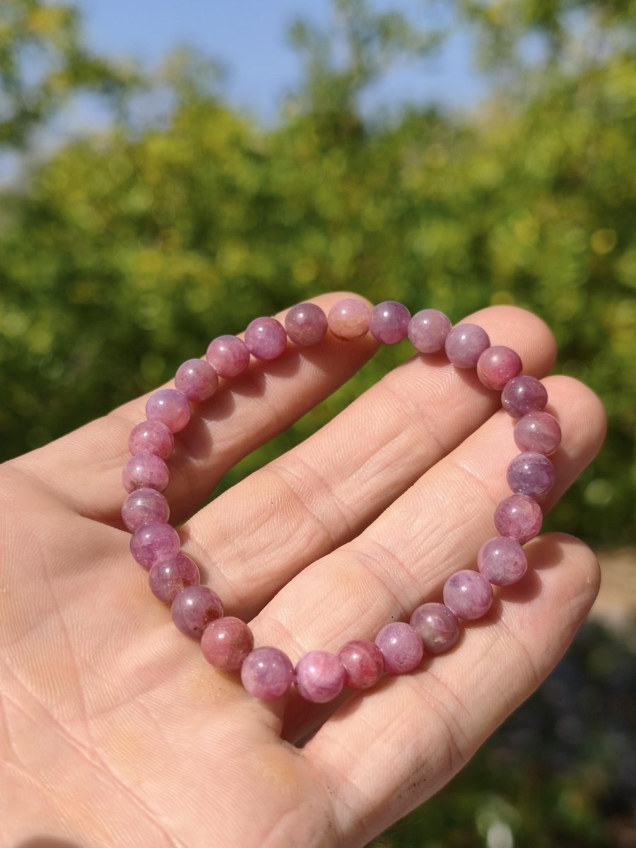 Rubin (Korund) - Edelstein Armband rosa rot pink Heilstein Geschenk Er Sie Mann Frau Freund Rarität Energie Kraft Hippie Boho Natur Selten - Art of Nature Berlin