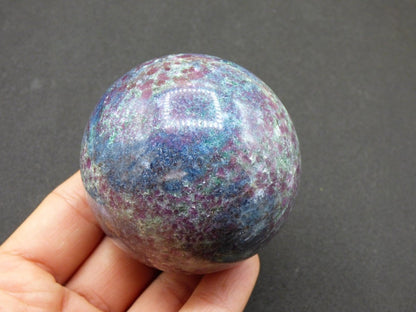 Rubin & Zoisit blau rot grün - Edelstein Kugel Deko Sphere Sammler Mineral Stufe Heilstein Wohn Qualität Selten Rarität Geschenk Mann Frau - Art of Nature Berlin