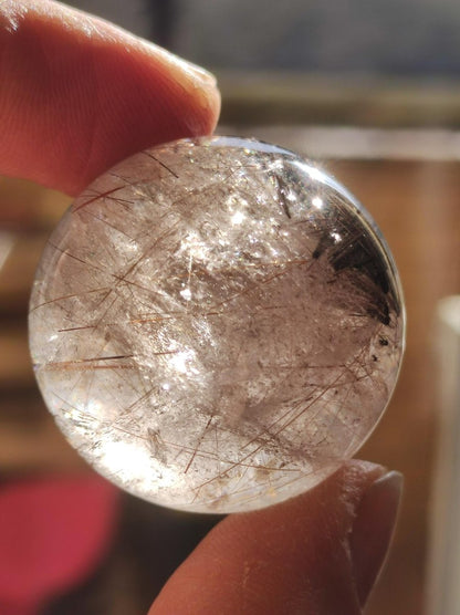 Rutilquarz A - Magische Edelstein Kugel Deko Sphere Klar Meditation Natur Heilstein Wohnen Sammler Rarität Geschenk Sammler Mineralien - Art of Nature Berlin