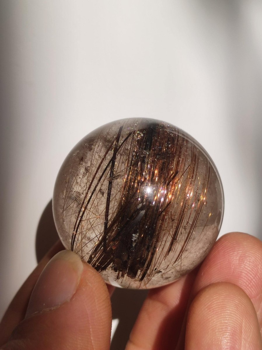 Rutilquarz A - Magische Edelstein Kugel Deko Sphere Klar Meditation Natur Heilstein Wohnen Sammler Rarität Geschenk Sammler Mineralien - Art of Nature Berlin