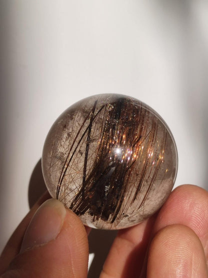 Rutilquarz A - Magische Edelstein Kugel Deko Sphere Klar Meditation Natur Heilstein Wohnen Sammler Rarität Geschenk Sammler Mineralien - Art of Nature Berlin