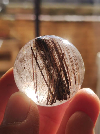Rutilquarz A - Magische Edelstein Kugel Deko Sphere Klar Meditation Natur Heilstein Wohnen Sammler Rarität Geschenk Sammler Mineralien - Art of Nature Berlin