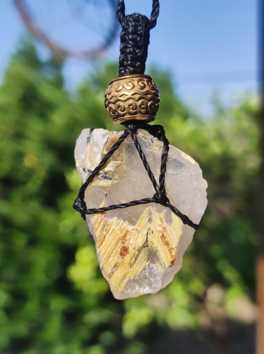 Rutilquarz mit Goldene Nadeln - Makramee Edelstein Kette Geschenk Er Sie Freundin Mann Frau Mutter HIPPIE GOA Ethno Natur Vintage Handarbeit - Art of Nature Berlin