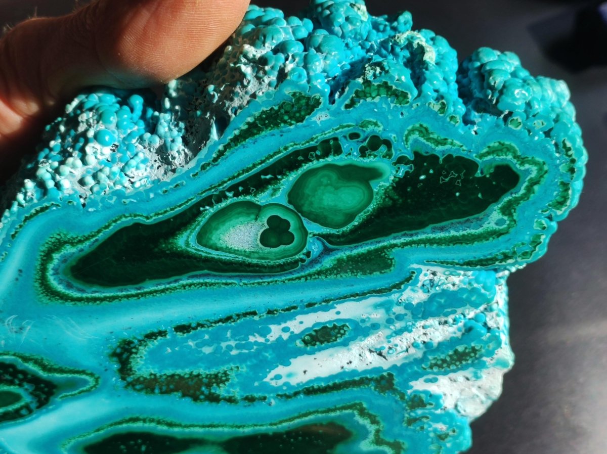 Sammlerstück XXL Chrysocoll Malachit botryoidal Scheibe Deko AAA Edelstein Natur Heilstein Unikat blau grün Mineral Museumqualität Traum - Art of Nature Berlin