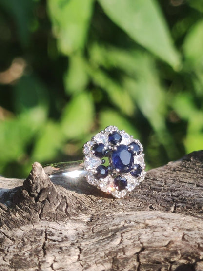 Saphir Blüten Ring 925 Silber Größe verstellbar Edelstein Heilstein Edel Energie Kraft Schmuck Hochwertig blau Geschenk Frau Geburtstag - Art of Nature Berlin