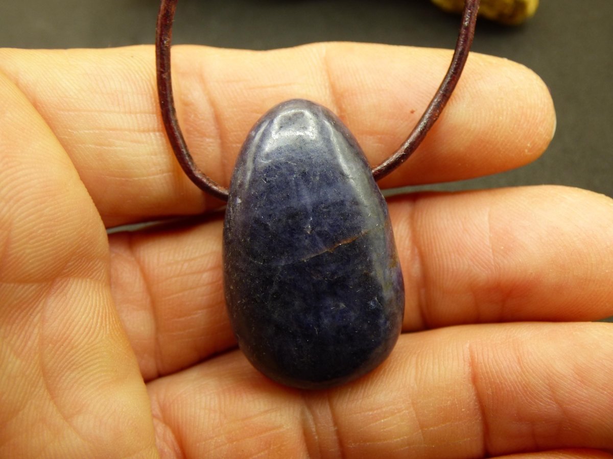 Saphir - Edelstein Kette Heilstein blau Natur Geschenk Mann Frau Er Sie Vater Sohn Mutter Glück Energie Chakra Schutz Rarität Selten Sammler - Art of Nature Berlin