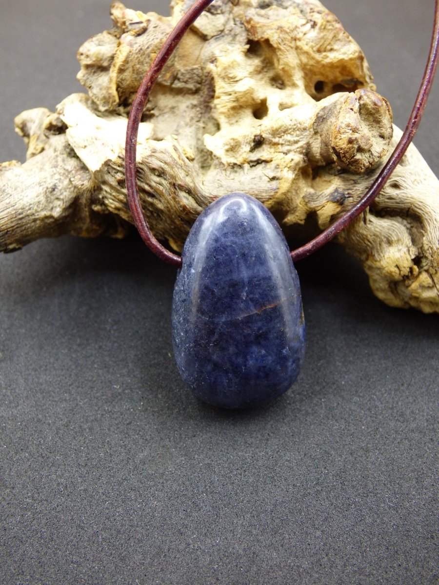 Saphir - Edelstein Kette Heilstein blau Natur Geschenk Mann Frau Er Sie Vater Sohn Mutter Glück Energie Chakra Schutz Rarität Selten Sammler - Art of Nature Berlin