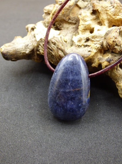 Saphir - Edelstein Kette Heilstein blau Natur Geschenk Mann Frau Er Sie Vater Sohn Mutter Glück Energie Chakra Schutz Rarität Selten Sammler - Art of Nature Berlin