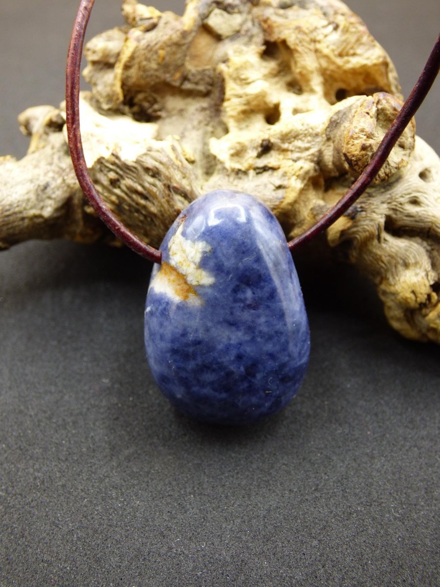 Saphir - Edelstein Kette Heilstein blau Natur Geschenk Mann Frau Er Sie Vater Sohn Mutter Glück Energie Chakra Schutz Rarität Selten Sammler - Art of Nature Berlin