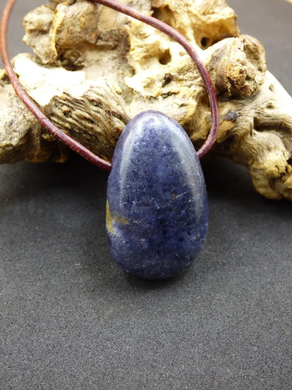 Saphir - Edelstein Kette Heilstein blau Natur Geschenk Mann Frau Er Sie Vater Sohn Mutter Glück Energie Chakra Schutz Rarität Selten Sammler - Art of Nature Berlin