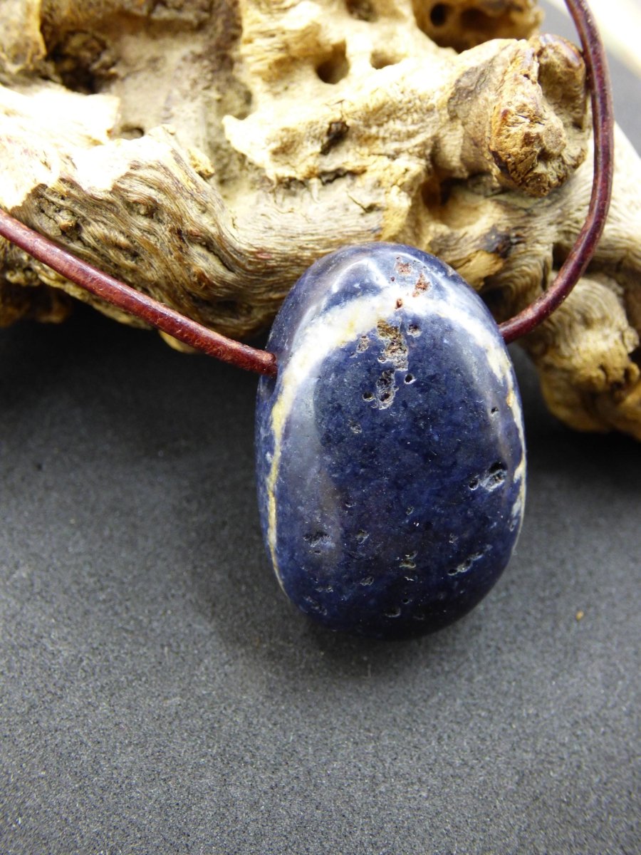 Saphir - Edelstein Kette Heilstein blau Natur Geschenk Mann Frau Er Sie Vater Sohn Mutter Glück Energie Chakra Schutz Rarität Selten Sammler - Art of Nature Berlin