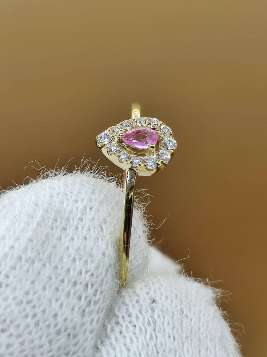 Saphir pink + Brillanten 0,3ct (Diamant) - 375 Gelbgold Ring Größe 17 (54) - Edelstein Heilstein Energie Kraft Frau Ring Schmuck Hochwertig - Art of Nature Berlin