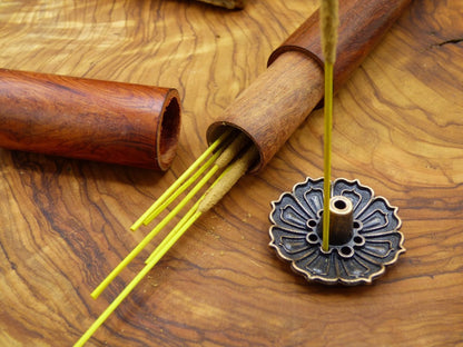 Schöne Räucherstäbchenhalter Gefäß / Rohr Box aus Holz ~ Incense Halter Home Deko Räuchern Reinigen Räucher Gefäß - Art of Nature Berlin