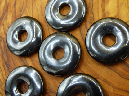 Schungit Shungite ~ Edelstein Kette ~HIPPIE ~GOA ~Boho ~Tibet ~Ethno ~Nature ~Donut ~Schutzsymbol ~Heilstein - Art of Nature Berlin