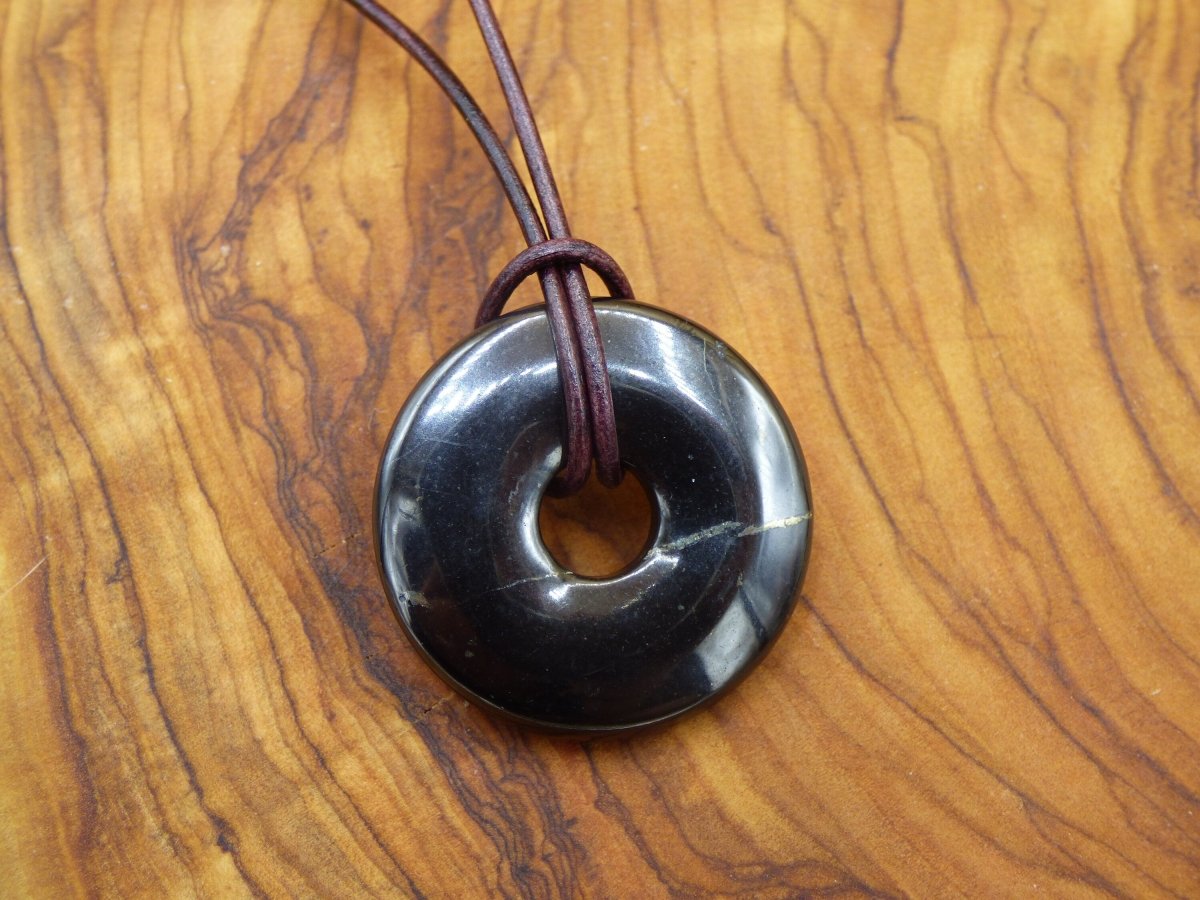 Schungit Shungite ~ Edelstein Kette ~HIPPIE ~GOA ~Boho ~Tibet ~Ethno ~Nature ~Donut ~Schutzsymbol ~Heilstein - Art of Nature Berlin