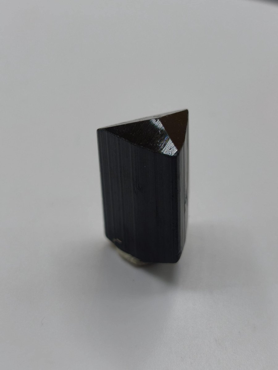Schwarze Turmalin (Schörl) A Qualität Stufe roh Kristall Sammler Deko Geschenk Mann Frau Heilsteine - Art of Nature Berlin