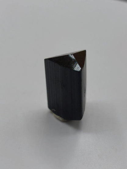 Schwarze Turmalin (Schörl) A Qualität Stufe roh Kristall Sammler Deko Geschenk Mann Frau Heilsteine - Art of Nature Berlin