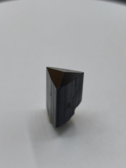 Schwarze Turmalin (Schörl) A Qualität Stufe roh Kristall Sammler Deko Geschenk Mann Frau Heilsteine - Art of Nature Berlin