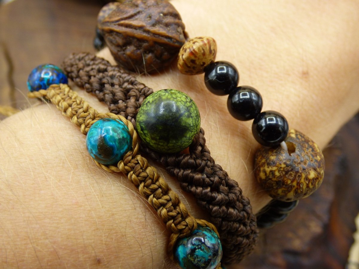 schwarzer Turmalin & Bodhi Tibet Holzperlen (3 Designs) ~ Edelstein Armband ~GOA ~ Hippie ~Boho ~Ethno ~Indie ~Nature ~Heilstein - Art of Nature Berlin