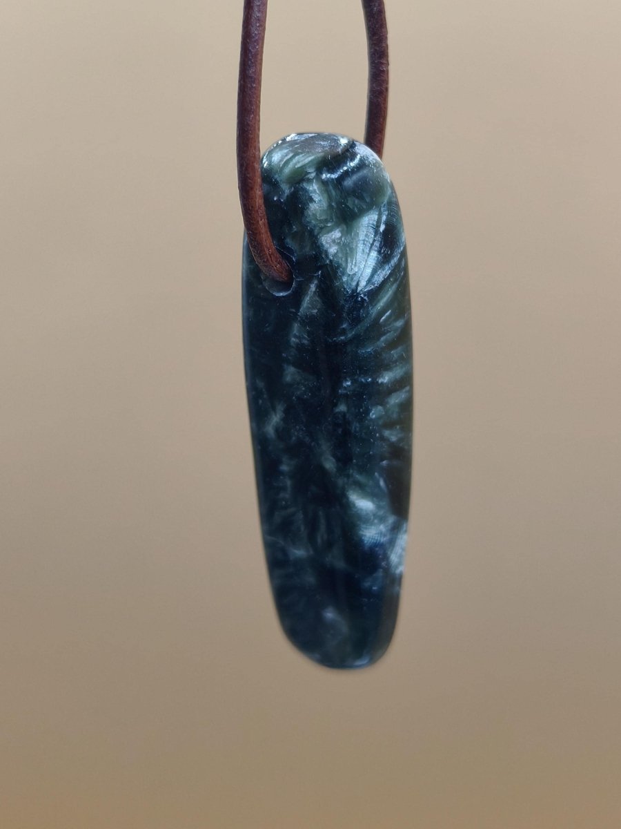 Seraphinit Serafinit A lang Spitze Edelstein Kette grün Natur Heilstein Mann Frau Glück Schutz HIPPIE Boho Kristalle Rarität Geschenk Er Sie - Art of Nature Berlin