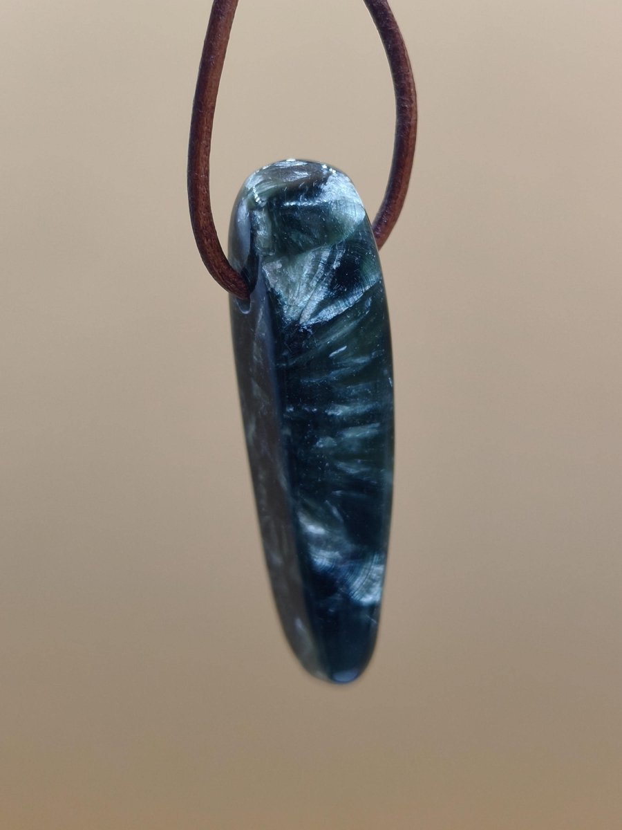 Seraphinit Serafinit A lang Spitze Edelstein Kette grün Natur Heilstein Mann Frau Glück Schutz HIPPIE Boho Kristalle Rarität Geschenk Er Sie - Art of Nature Berlin