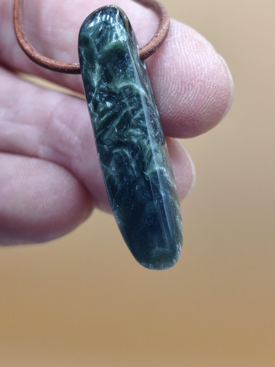 Seraphinit Serafinit A lang Spitze Edelstein Kette grün Natur Heilstein Mann Frau Glück Schutz HIPPIE Boho Kristalle Rarität Geschenk Er Sie - Art of Nature Berlin