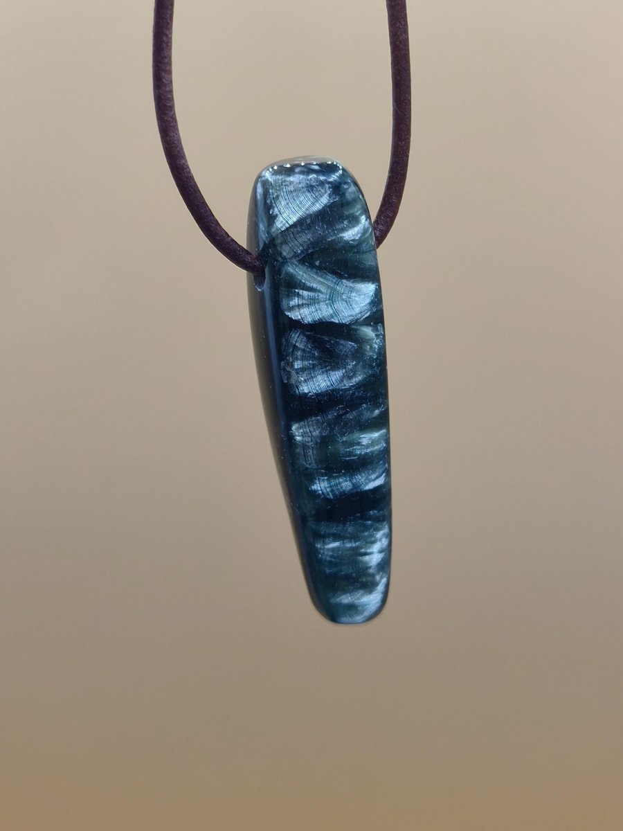 Seraphinit Serafinit A lang Spitze Edelstein Kette grün Natur Heilstein Mann Frau Glück Schutz HIPPIE Boho Kristalle Rarität Geschenk Er Sie - Art of Nature Berlin