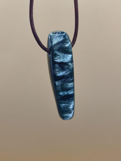 Seraphinit Serafinit A lang Spitze Edelstein Kette grün Natur Heilstein Mann Frau Glück Schutz HIPPIE Boho Kristalle Rarität Geschenk Er Sie - Art of Nature Berlin