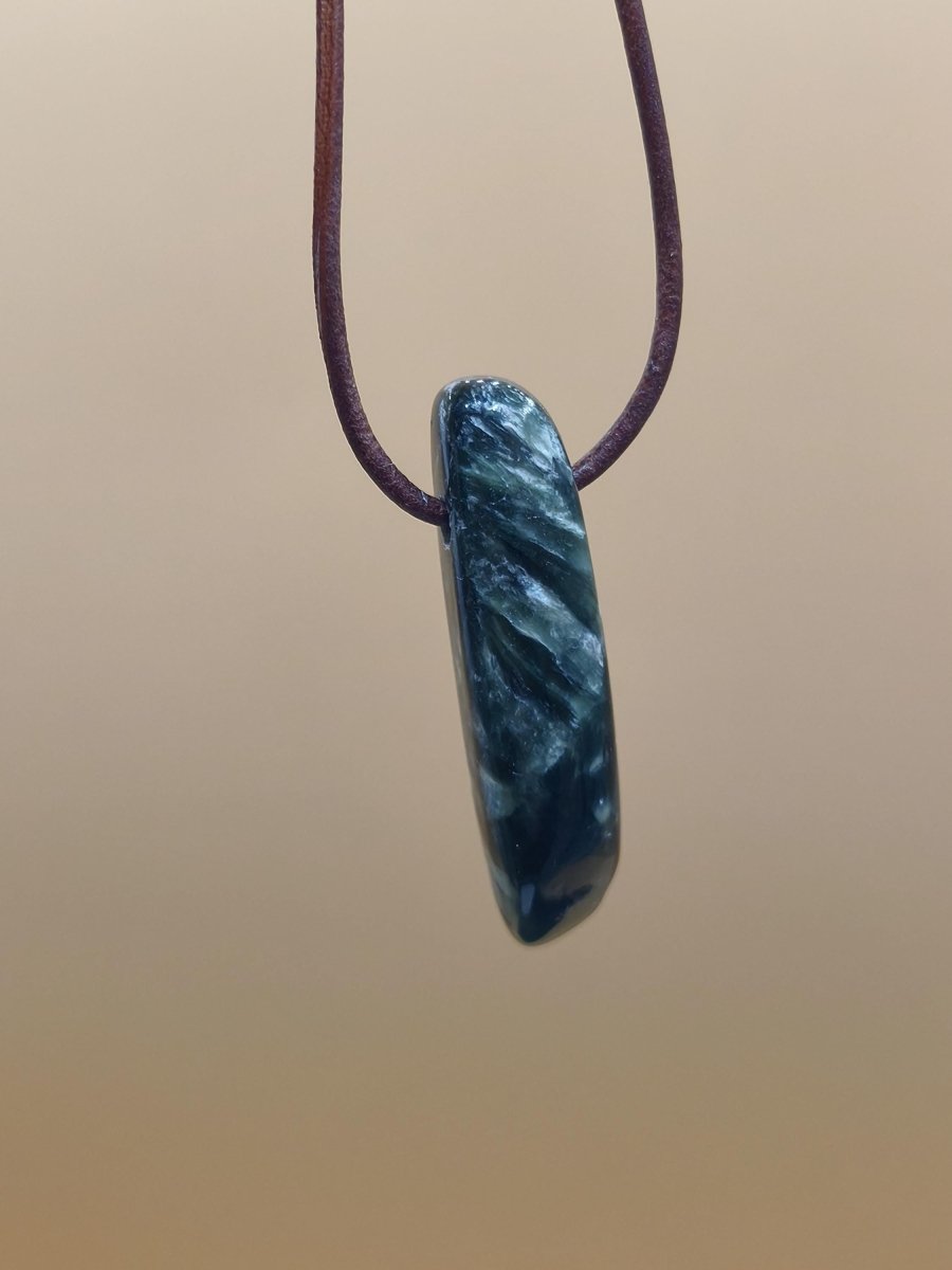 Seraphinit Serafinit A lang Spitze Edelstein Kette grün Natur Heilstein Mann Frau Glück Schutz HIPPIE Boho Kristalle Rarität Geschenk Er Sie - Art of Nature Berlin