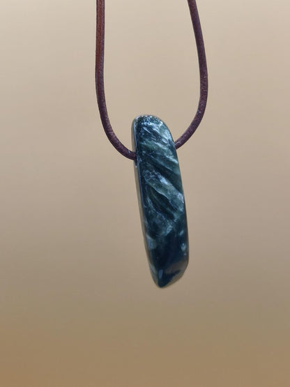 Seraphinit Serafinit A lang Spitze Edelstein Kette grün Natur Heilstein Mann Frau Glück Schutz HIPPIE Boho Kristalle Rarität Geschenk Er Sie - Art of Nature Berlin