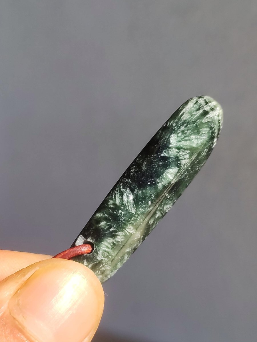 Seraphinit Serafinit A lang Spitze Edelstein Kette Natur Heilstein Mann Frau Glück Schutz HIPPIE Boho Tibet Ethno Rarität Geschenk Er Sie - Art of Nature Berlin