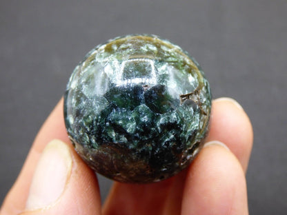 Seraphinit / Serafinit / Klinochlor ~ Magische Edelstein Kugel Massage & Deko Sphere Crystal Spielkugel Meditation HIPPIE GOA Heilstein - Art of Nature Berlin