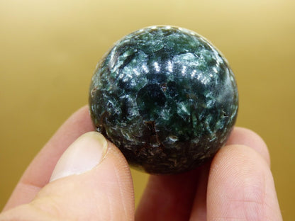 Seraphinit / Serafinit / Klinochlor ~ Magische Edelstein Kugel Massage & Deko Sphere Crystal Spielkugel Meditation HIPPIE GOA Heilstein - Art of Nature Berlin