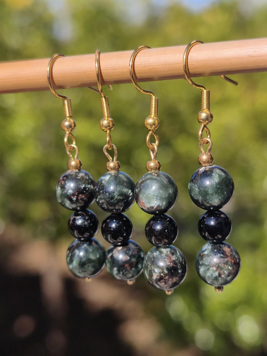 Seraphinite grün + Schwarzer Turmalin Ohrringe Edelstein Perlen Frau Mutter Tochter Sie Freundin Geschenk Natur Heilstein Ohrhänger Rarität - Art of Nature Berlin