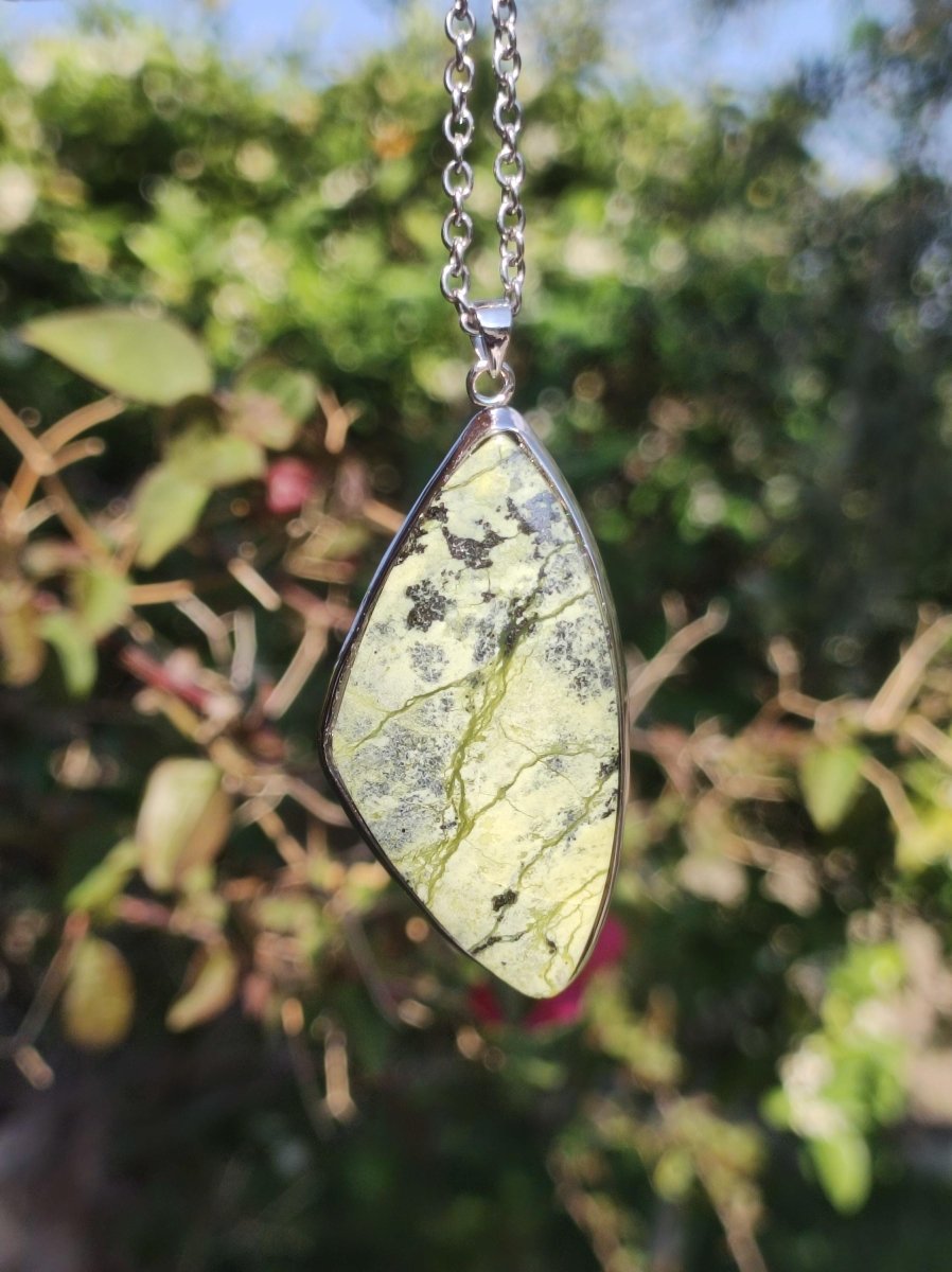 Serpentin - 925 Silber Edelstein Kette grün Natur Heilstein Rarität Mann Frau Geschenk Er Sie Freundin Mann Frau Energie Kraft Ruhe Glück - Art of Nature Berlin