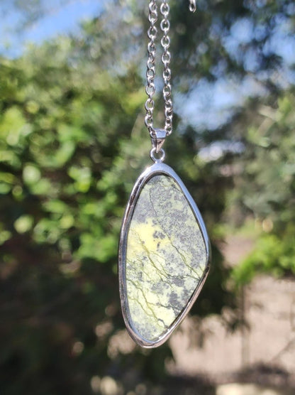 Serpentin - 925 Silber Edelstein Kette grün Natur Heilstein Rarität Mann Frau Geschenk Er Sie Freundin Mann Frau Energie Kraft Ruhe Glück - Art of Nature Berlin