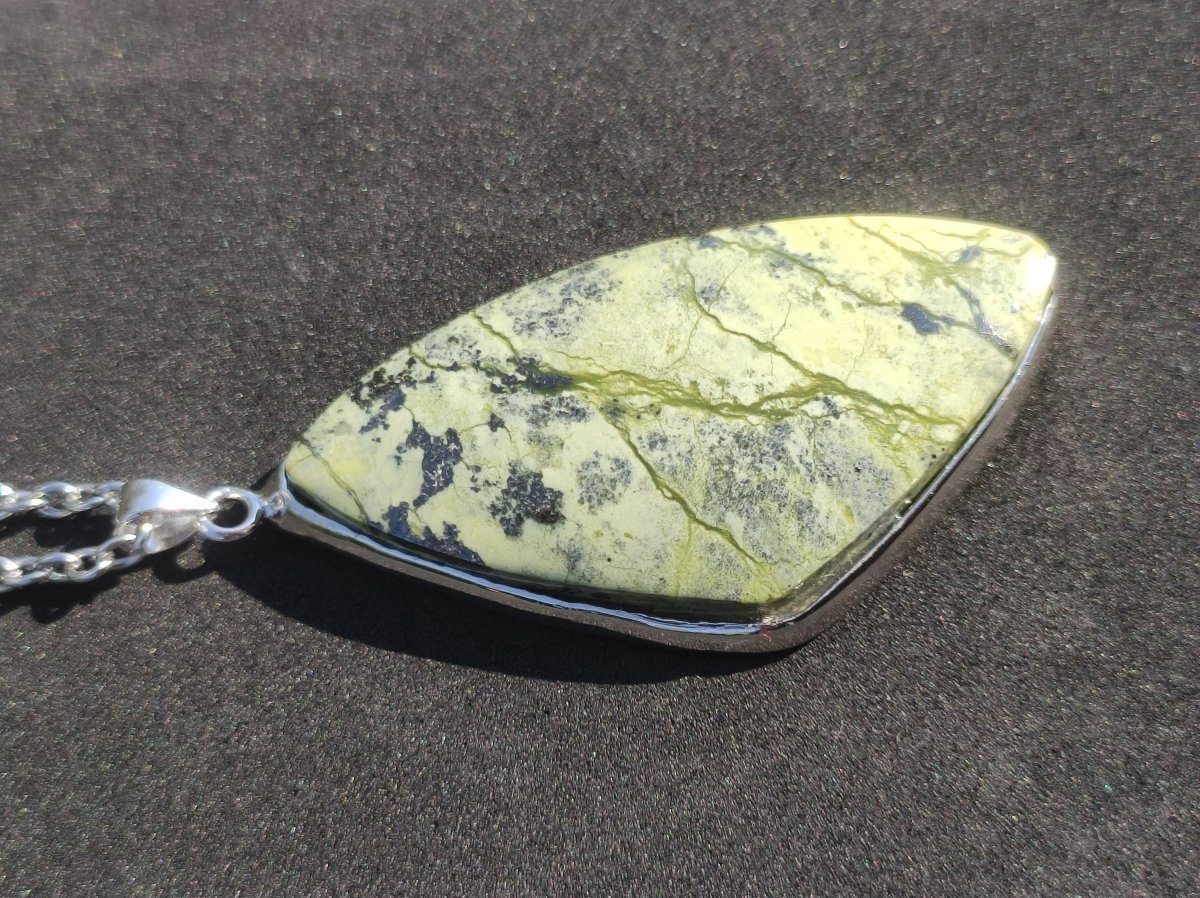 Serpentin - 925 Silber Edelstein Kette grün Natur Heilstein Rarität Mann Frau Geschenk Er Sie Freundin Mann Frau Energie Kraft Ruhe Glück - Art of Nature Berlin