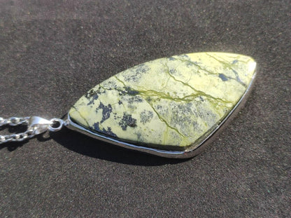 Serpentin - 925 Silber Edelstein Kette grün Natur Heilstein Rarität Mann Frau Geschenk Er Sie Freundin Mann Frau Energie Kraft Ruhe Glück - Art of Nature Berlin