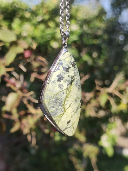 Serpentin - 925 Silber Edelstein Kette grün Natur Heilstein Rarität Mann Frau Geschenk Er Sie Freundin Mann Frau Energie Kraft Ruhe Glück - Art of Nature Berlin